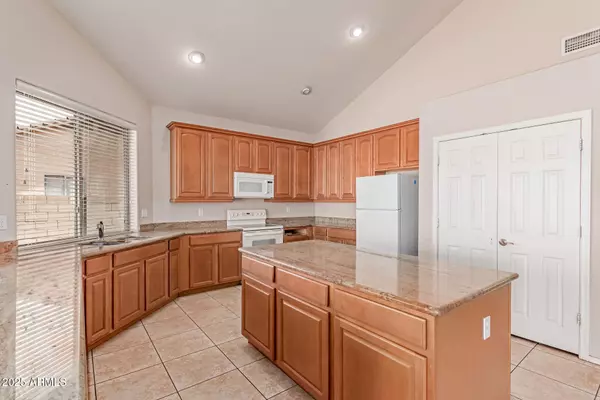 Phoenix, AZ 85041,7418 S 25TH Lane