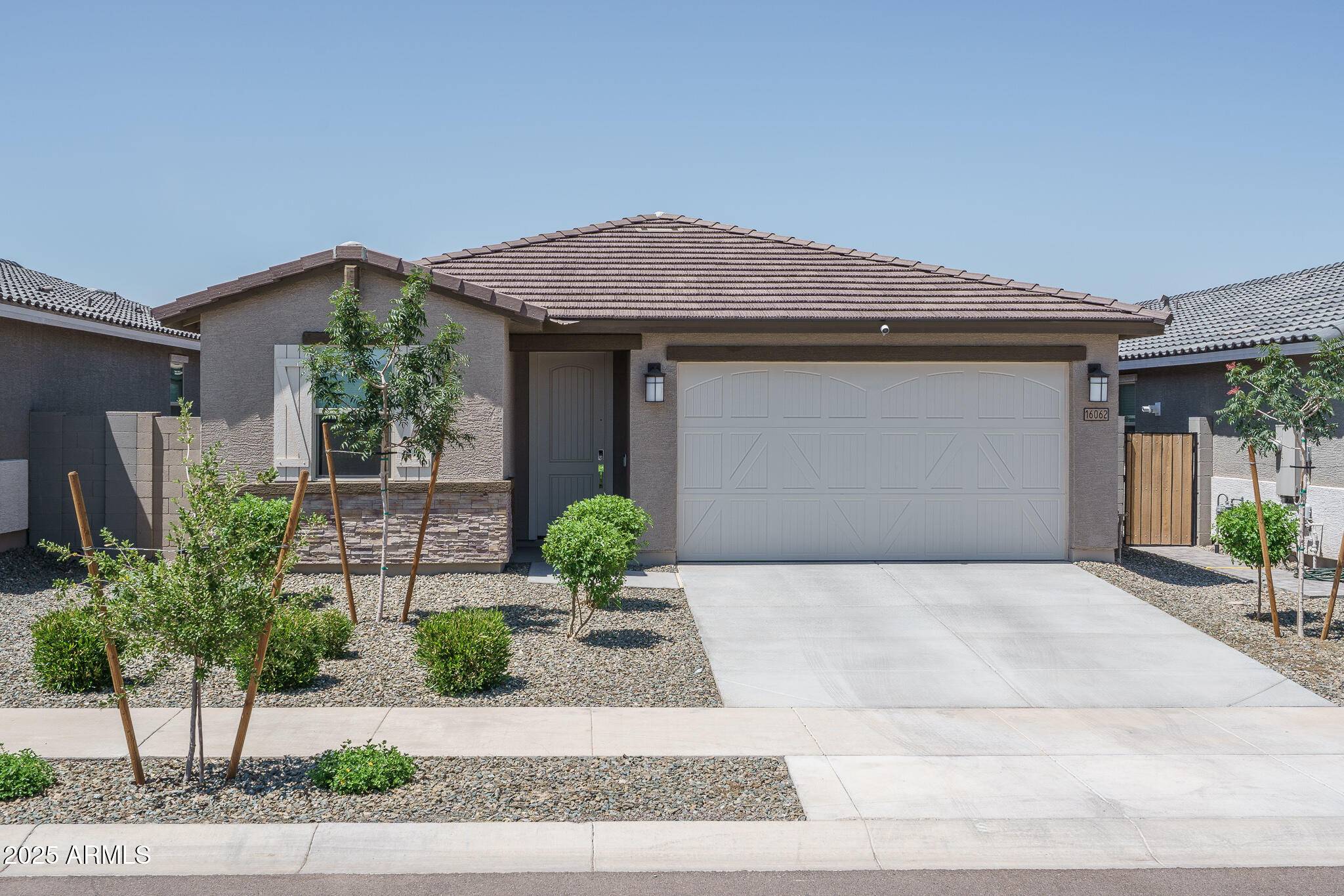 16062 W GRAY FOX Trail, Surprise, AZ 85387