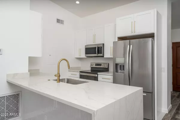 Chandler, AZ 85225,1351 N PLEASANT Drive #2011