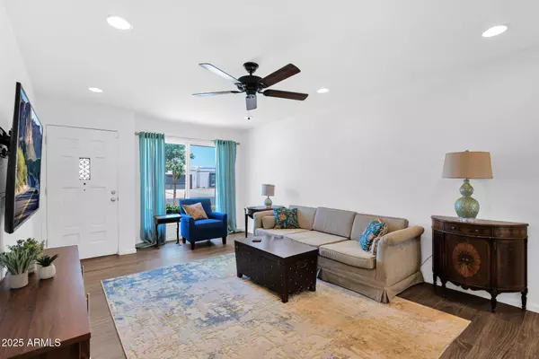 Phoenix, AZ 85032,3919 E LARKSPUR Drive