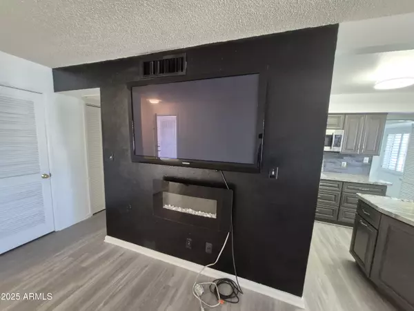 Scottsdale, AZ 85257,8221 E GARFIELD Street #L214
