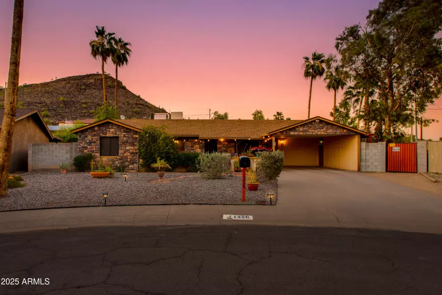 1326 W JOAN DE ARC Avenue, Phoenix, AZ 85029