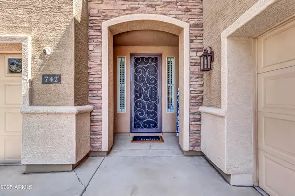 Gilbert, AZ 85297,742 E KINGBIRD Drive
