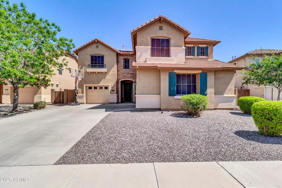 742 E KINGBIRD Drive, Gilbert, AZ 85297