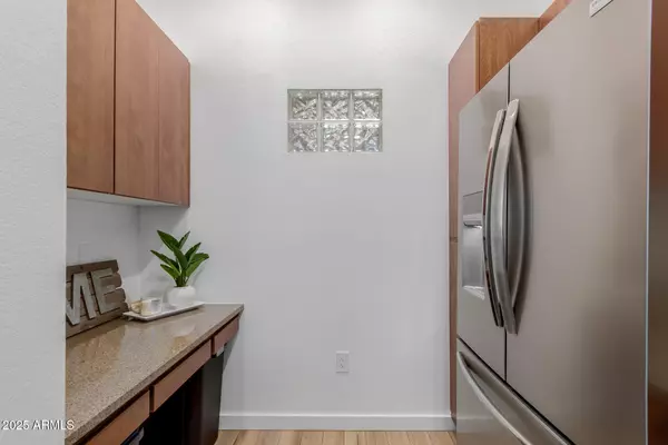 Phoenix, AZ 85028,11640 N TATUM Boulevard #2012