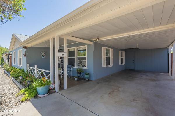 Phoenix, AZ 85014,1003 E Mariposa Street