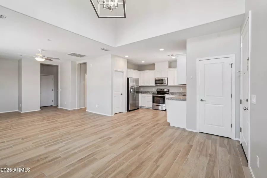 14870 W ENCANTO Boulevard #1091, Goodyear, AZ 85395