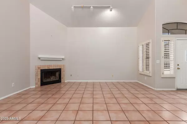 Tempe, AZ 85284,7621 S BONARDEN Lane