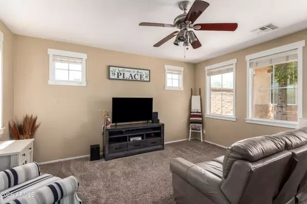 Mesa, AZ 85209,10062 E ISLETA Avenue