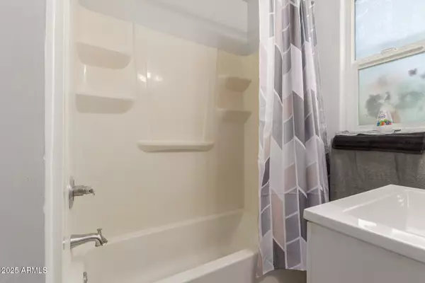 1605 W OSBORN Road, Phoenix, AZ 85015