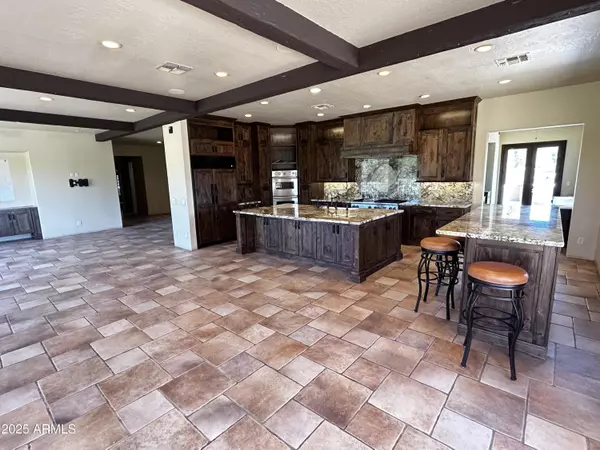 Phoenix, AZ 85042,6832 S 38TH Place