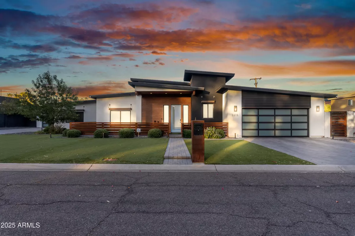 Phoenix, AZ 85008,2215 N 38TH Way