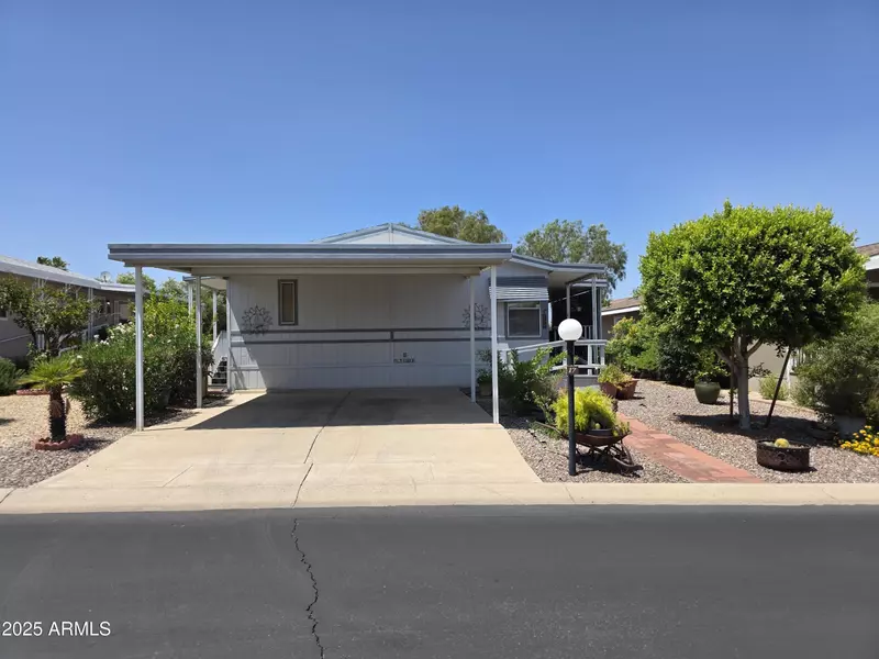2233 E BEHREND Drive #17, Phoenix, AZ 85024