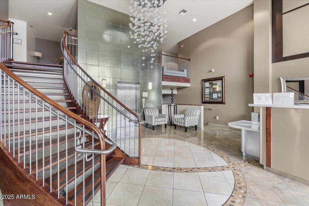 Tempe, AZ 85288,945 E PLAYA DEL NORTE Drive #1016