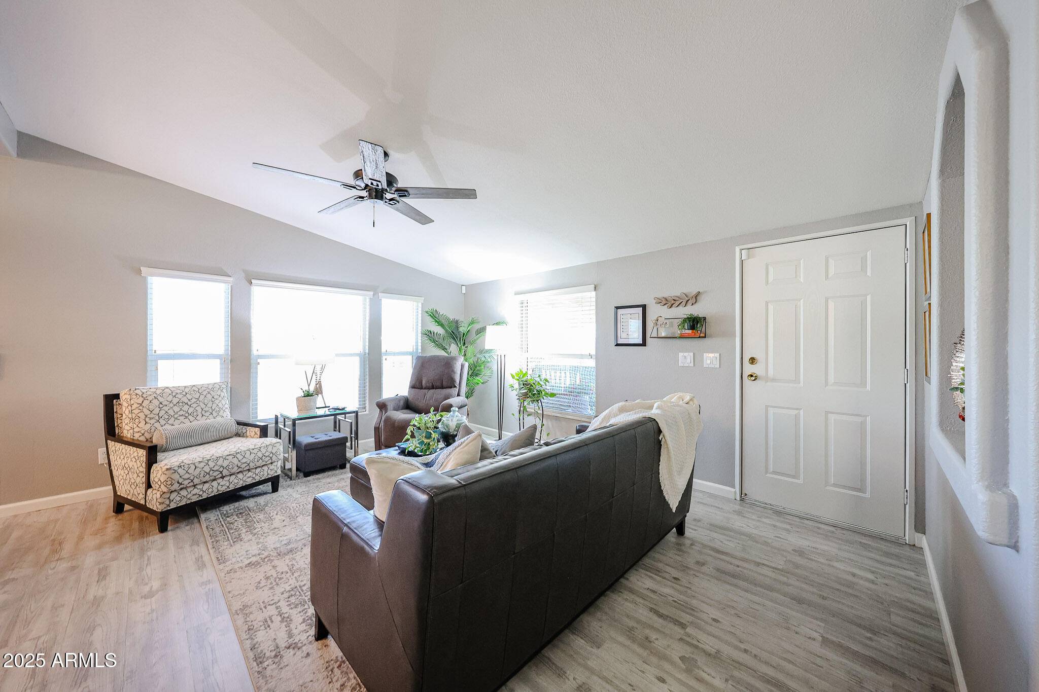 Phoenix, AZ 85050,3901 E PINNACLE PEAK Road #284