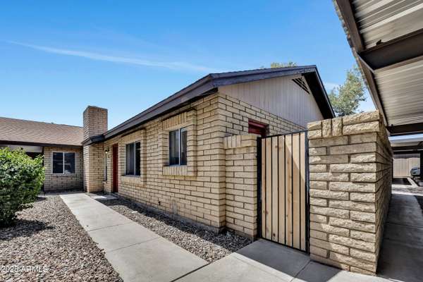 Tempe, AZ 85283,6415 S NEWBERRY Road #A