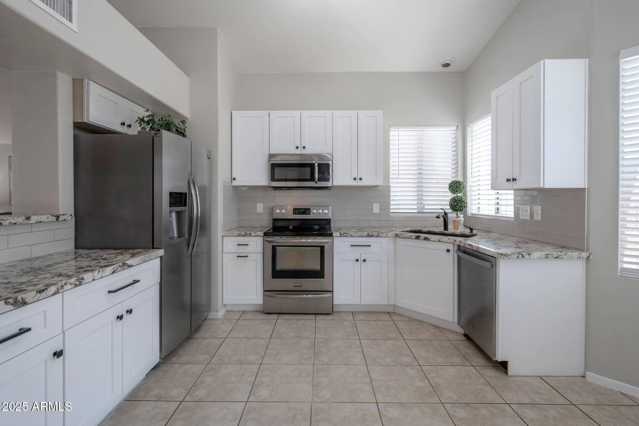 839 W SILVER CREEK Road, Gilbert, AZ 85233