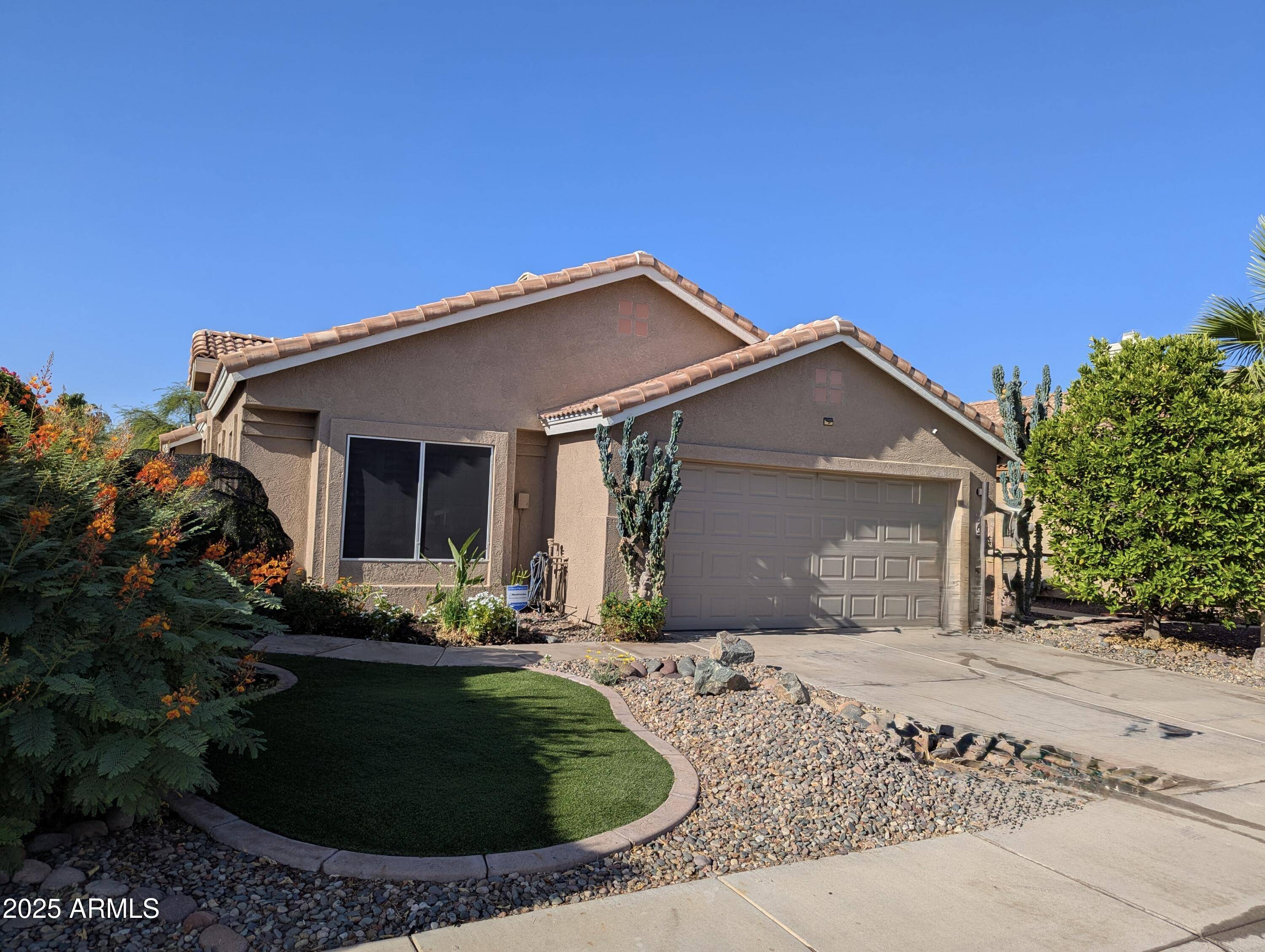 4253 E RAVEN Road, Phoenix, AZ 85044