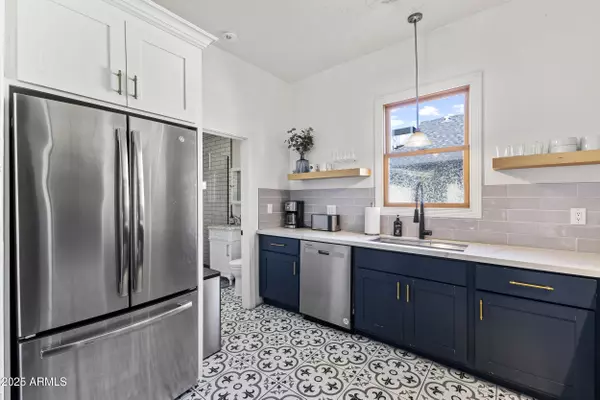 Phoenix, AZ 85007,1315 W WOODLAND Avenue