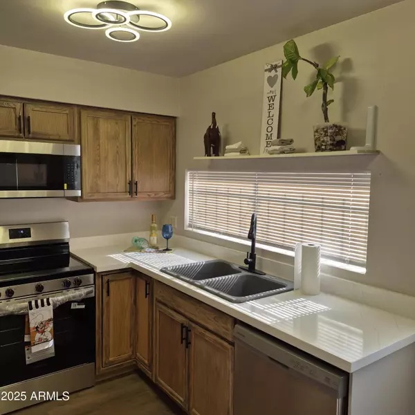 Phoenix, AZ 85014,2946 N 14th Street N #14