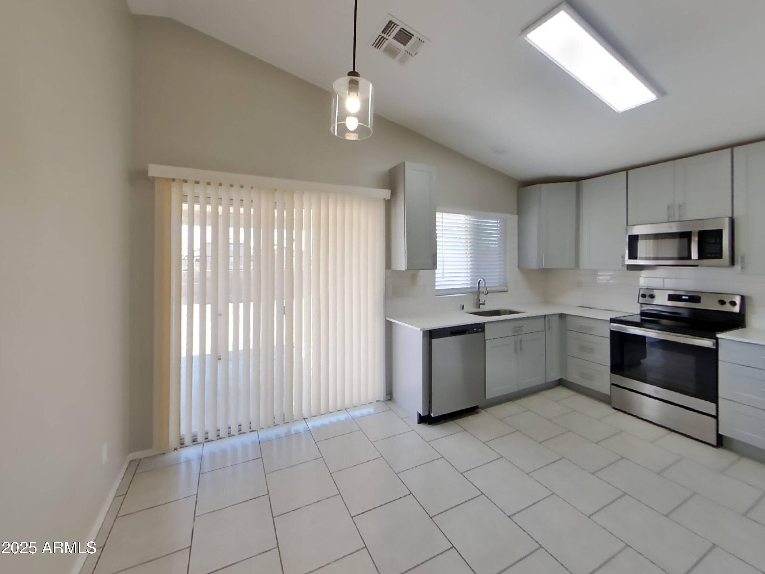 Phoenix, AZ 85037,11208 W DEVONSHIRE Avenue