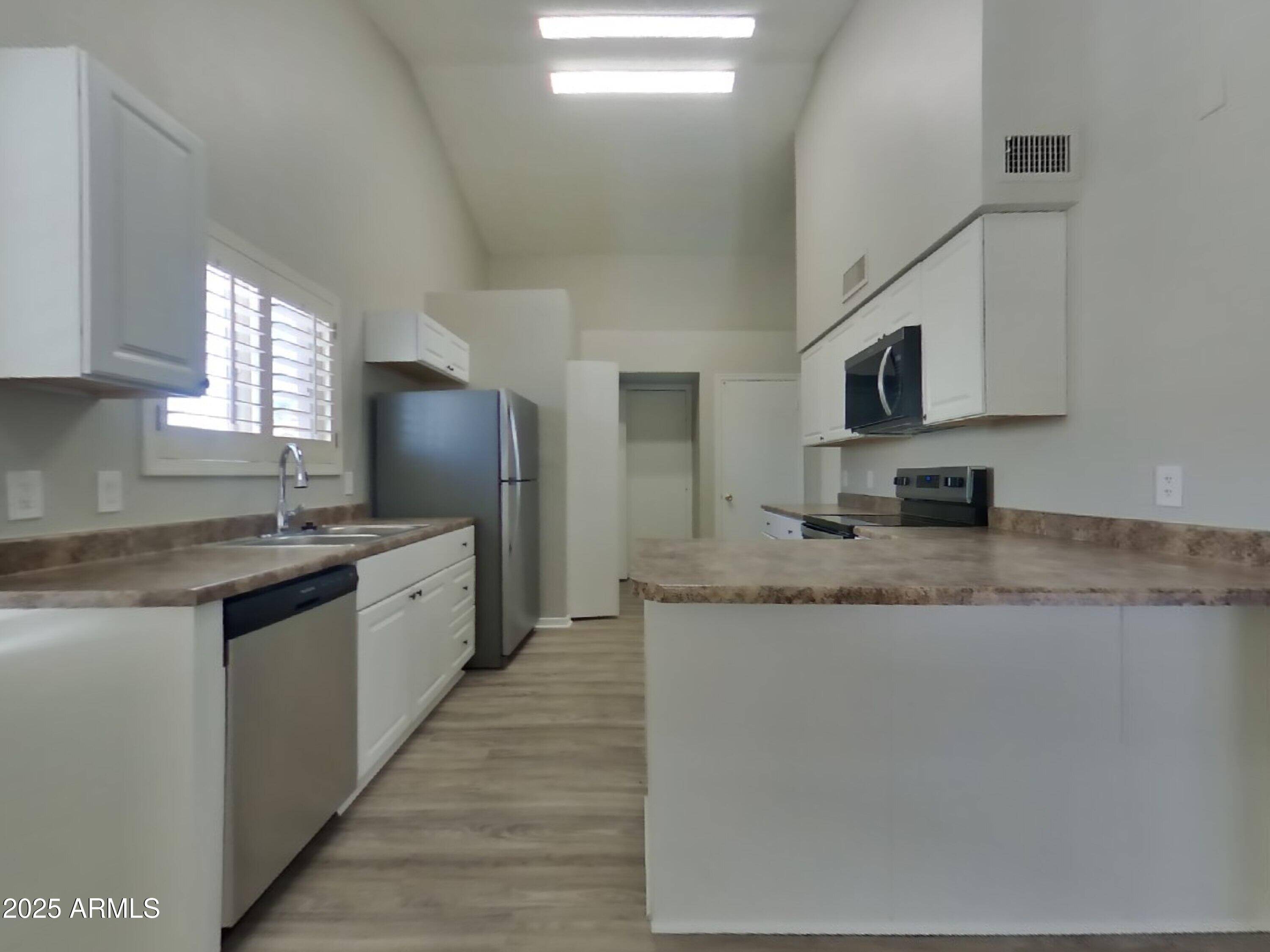 Phoenix, AZ 85024,1519 E SEQUOIA Drive