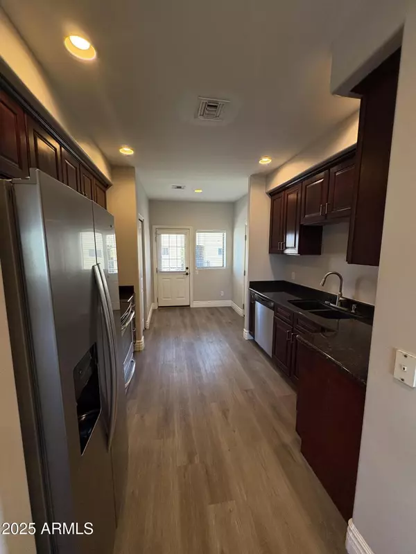 Phoenix, AZ 85004,545 E WILLETTA Street #4