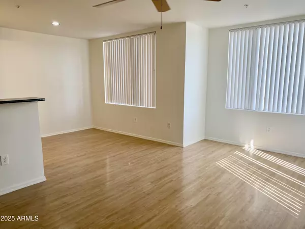 Phoenix, AZ 85016,1701 E COLTER Street #13