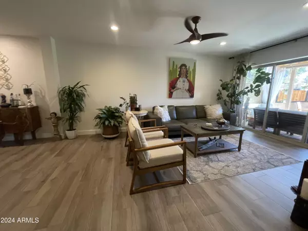 Phoenix, AZ 85032,12421 N 41ST Place