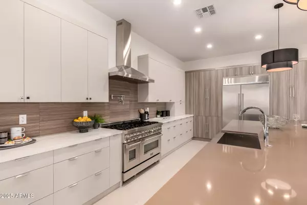 Scottsdale, AZ 85254,6401 E LARKSPUR Drive