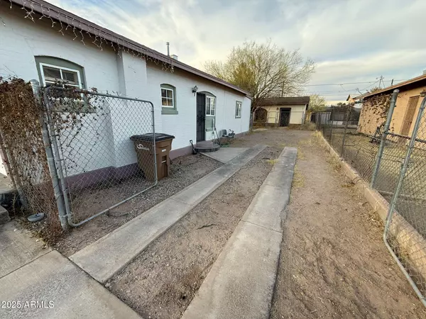 Douglas, AZ 85607,634 E 7TH Street