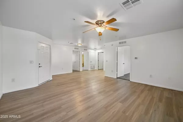 Phoenix, AZ 85033,3065 N 67TH Avenue #236