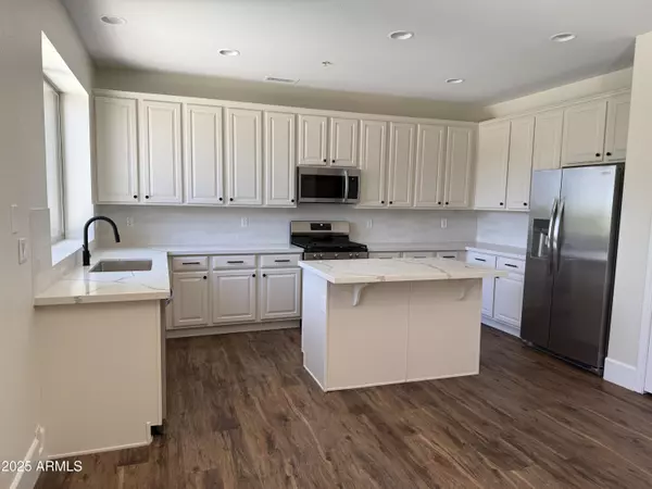 Scottsdale, AZ 85266,33220 N 60TH Way