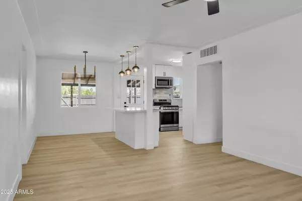 Phoenix, AZ 85021,7137 N 22nd Drive