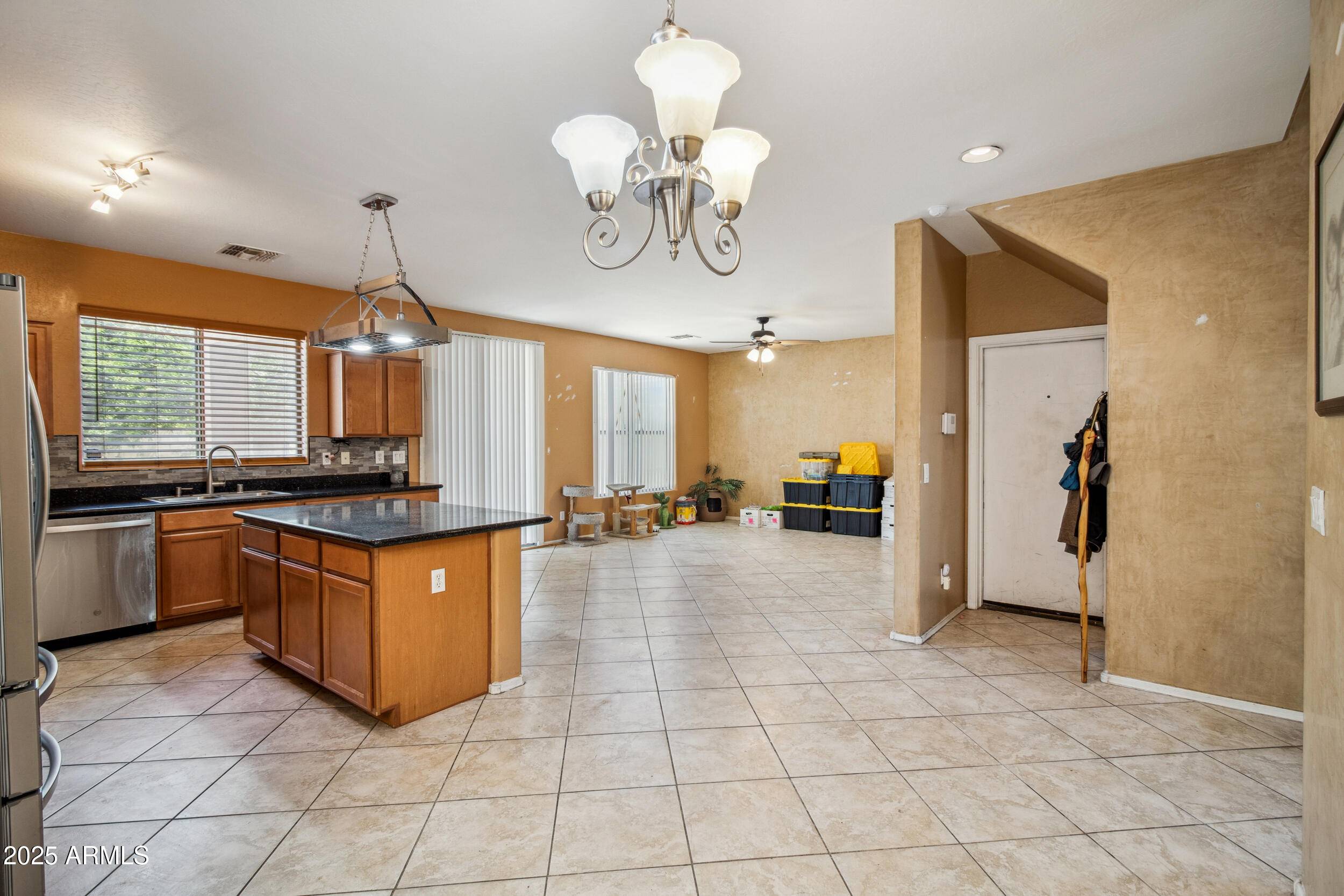 Tolleson, AZ 85353,9912 W ILLINI Street