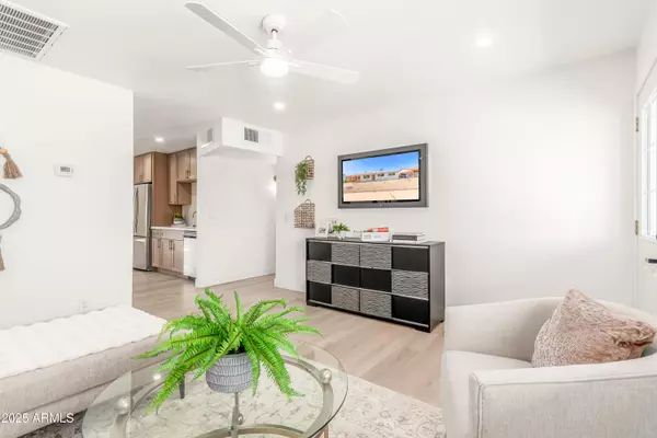 Phoenix, AZ 85029,3118 W WINDROSE Drive