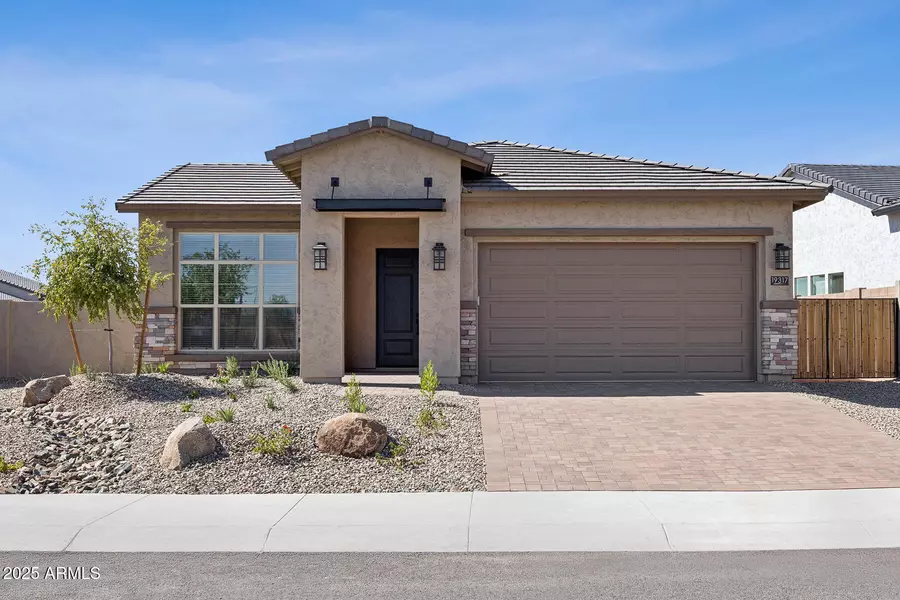 19317 W SAN JUAN Avenue, Litchfield Park, AZ 85340