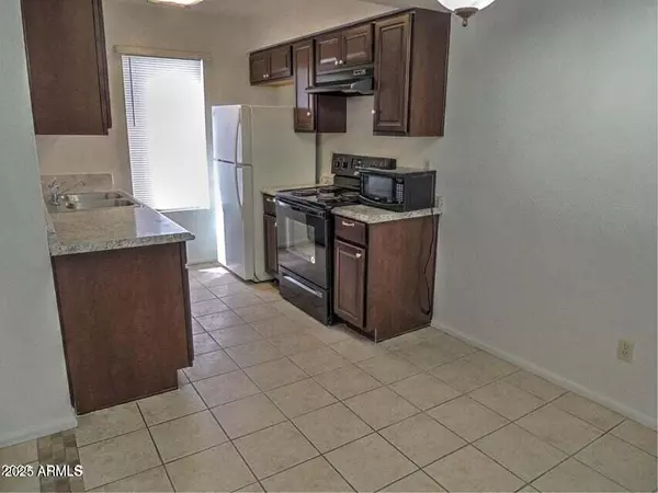 Phoenix, AZ 85044,10610 S 48TH Street #1050