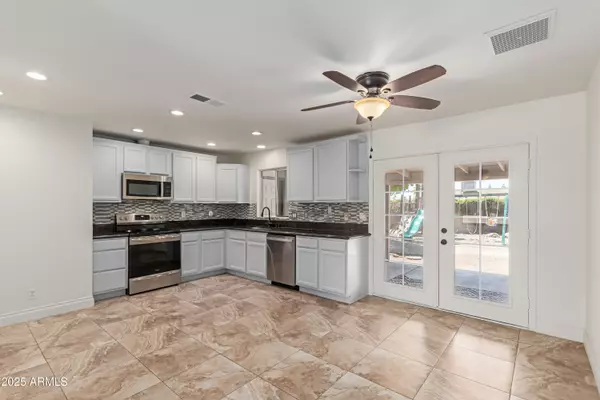 Phoenix, AZ 85027,2109 W WAHALLA Lane