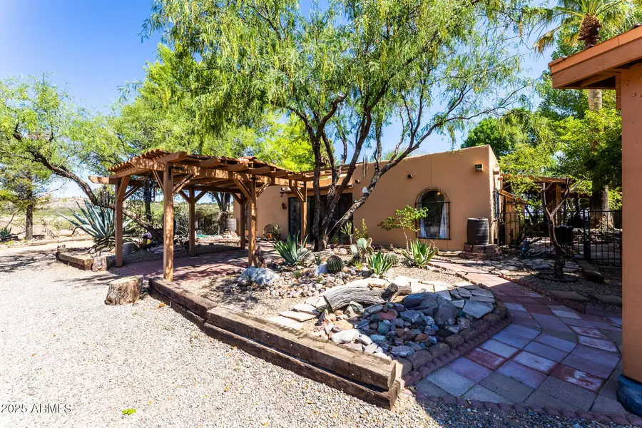 500 E Foundation Five Road, Benson, AZ 85602