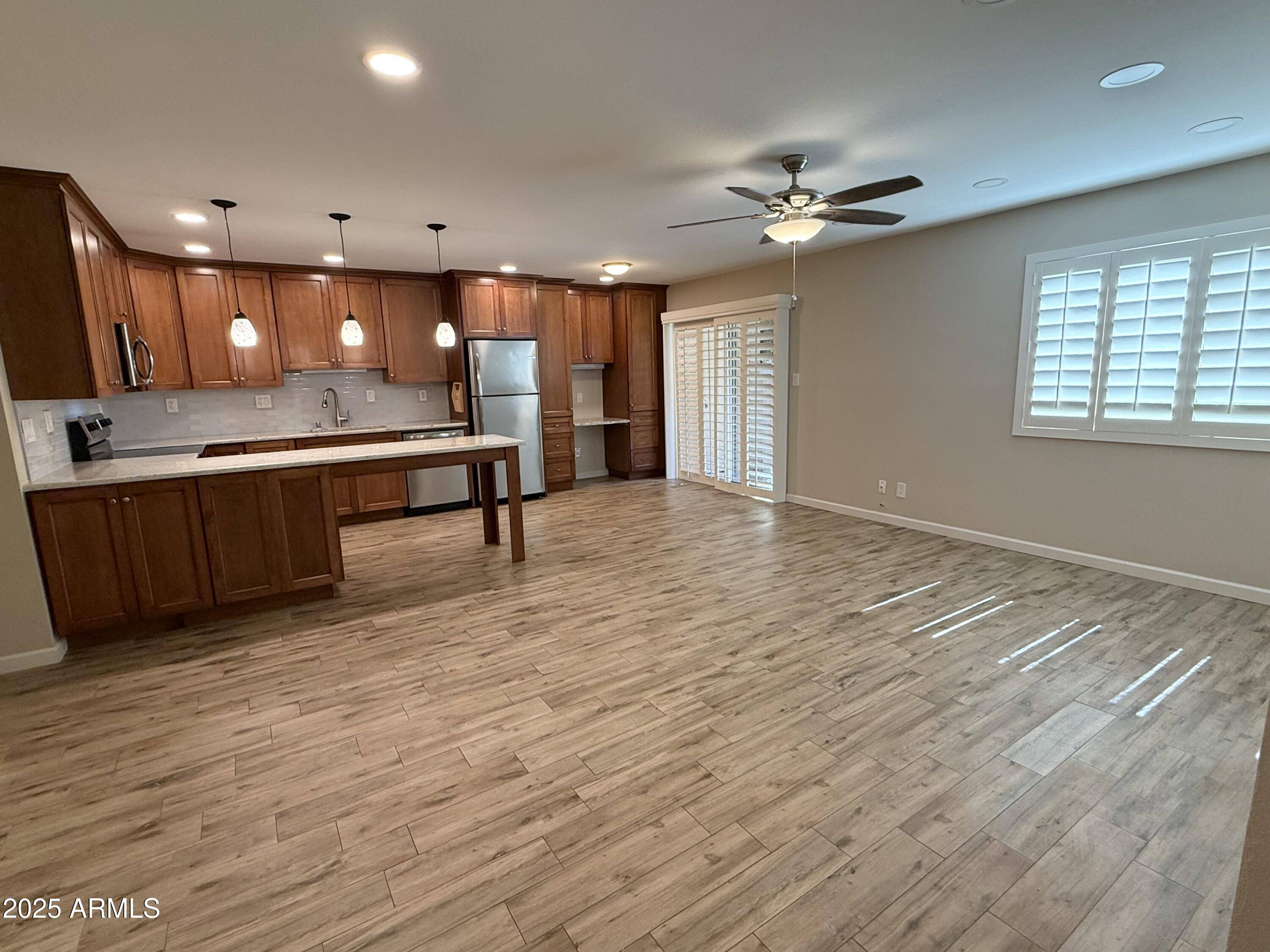 Phoenix, AZ 85018,5525 E Thomas Road #C2