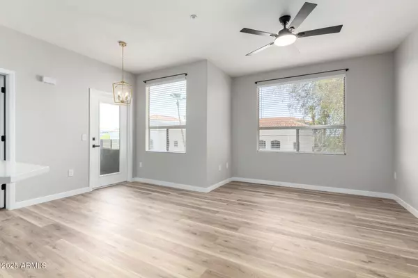 Phoenix, AZ 85014,5303 N 7TH Street #326