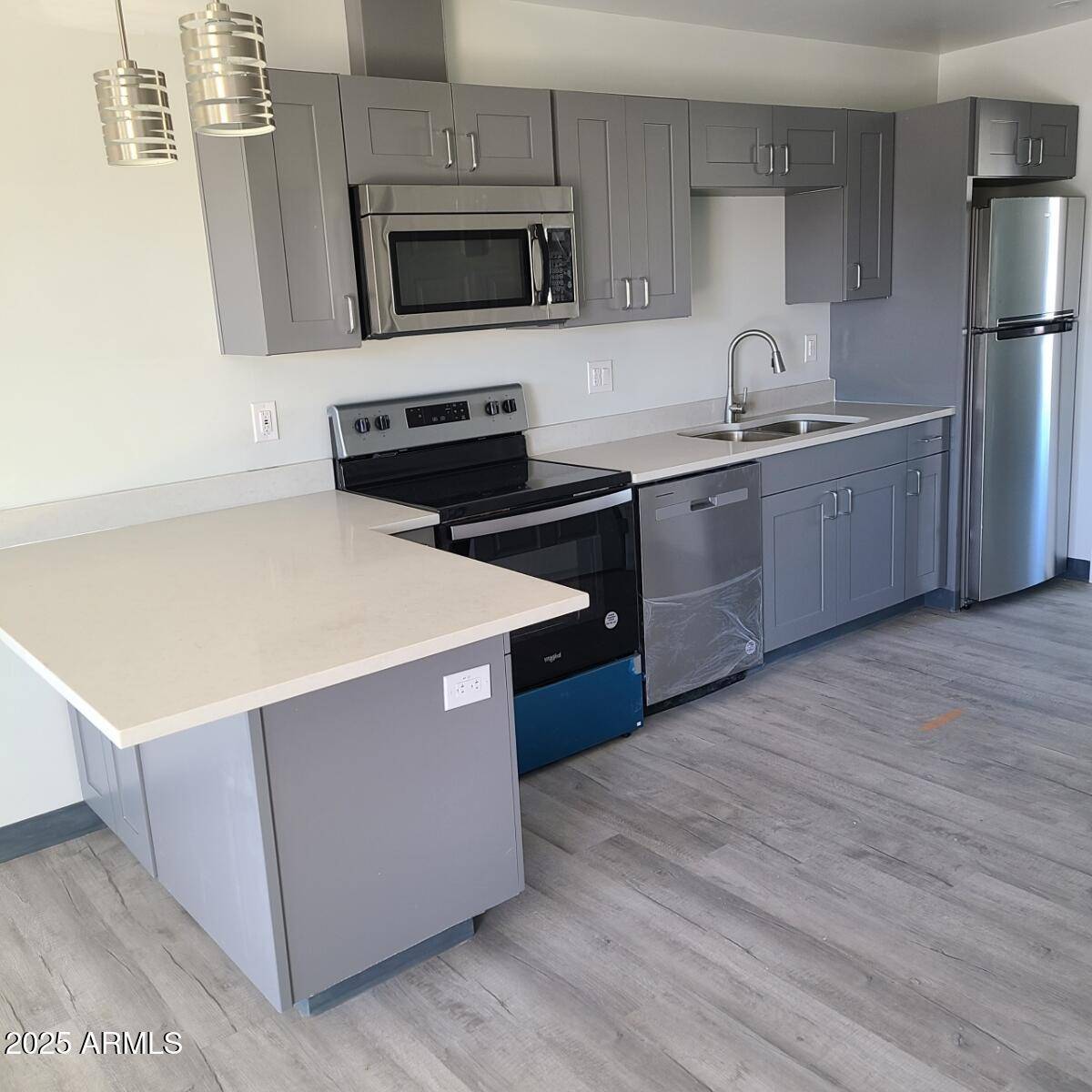 Phoenix, AZ 85040,23 E ILLINI Street #212
