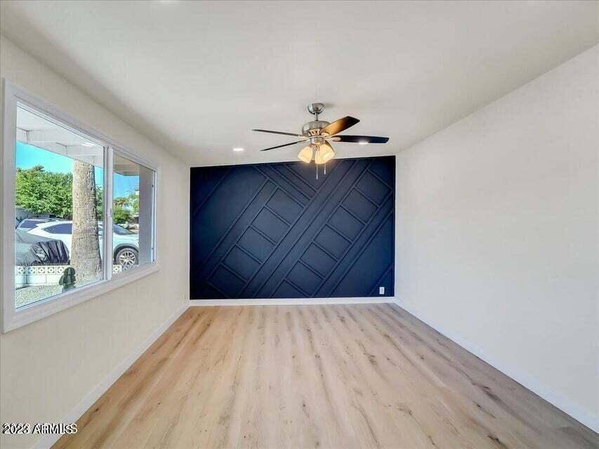 Phoenix, AZ 85028,3650 E LAUREL Lane