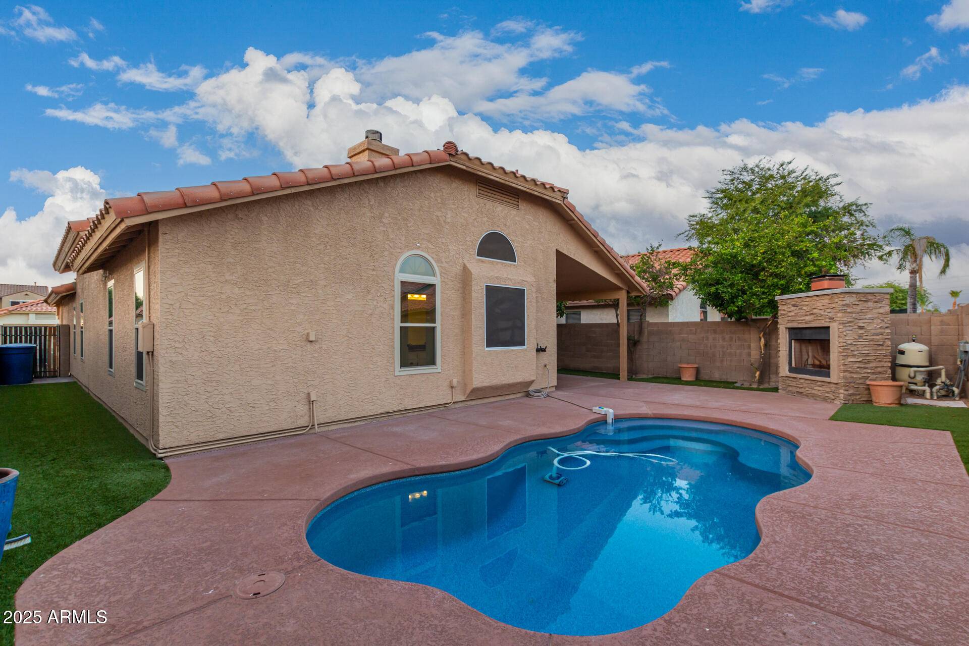 Tempe, AZ 85284,1093 W MYRNA Lane