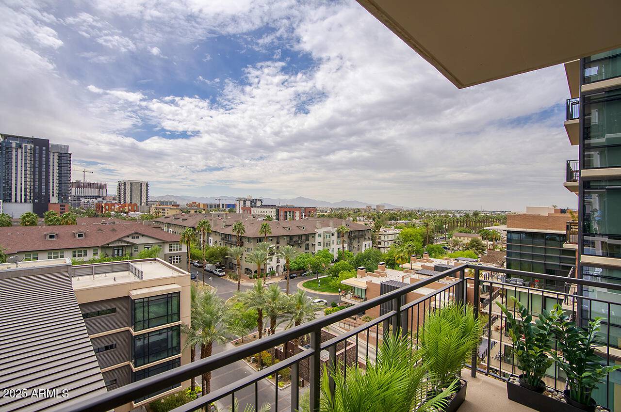 200 W PORTLAND Street #821, Phoenix, AZ 85003