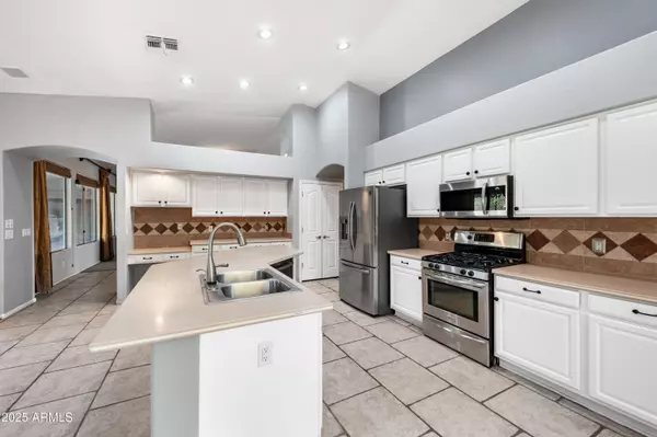 Gilbert, AZ 85295,2094 S STUART Avenue