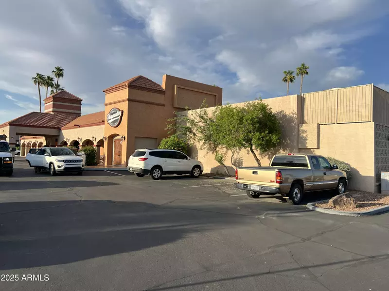 55 N Litchfield Road, Goodyear, AZ 85338