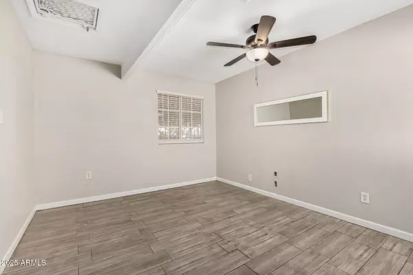 Phoenix, AZ 85035,5649 W HOLLY Street
