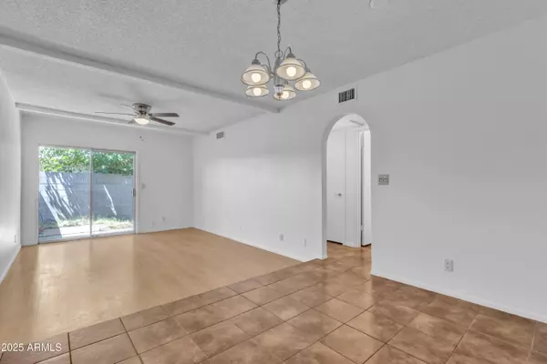 Phoenix, AZ 85016,4215 N 17TH Street #3